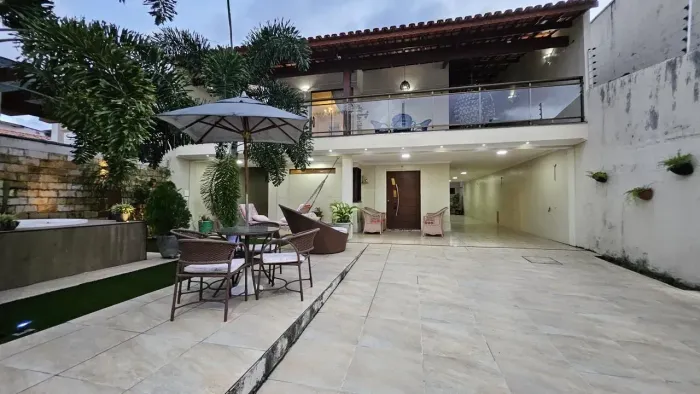 CASA DUPLEX COM 5 SUITES MOBILIADA NO PARQUE MANIBURA DE ESQUINA