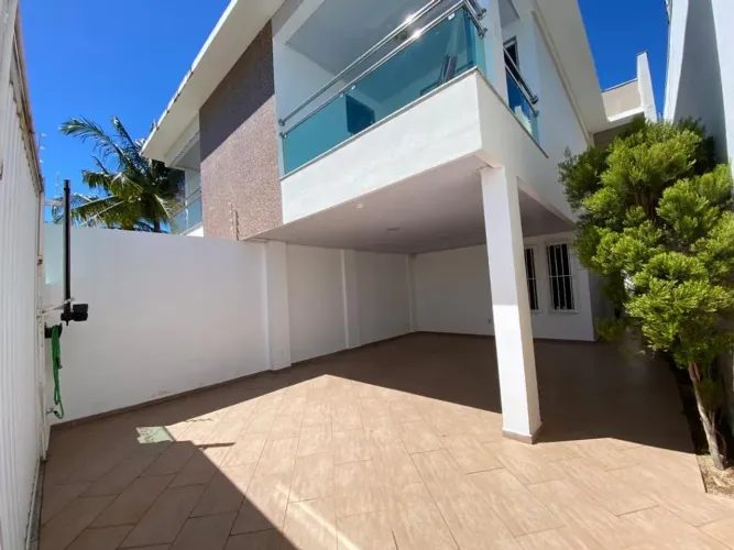 Casa para venda tem 200 metros quadrados com 3 quartos em Praia do Morro - Guarapari - ES