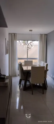 Alugo quarto mobiliado para menina