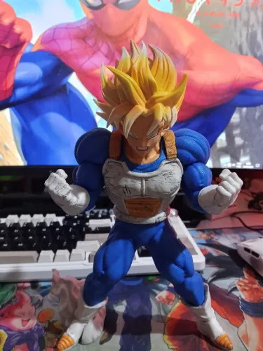 Action figure Goku SSJ (Daisan Dankai)
