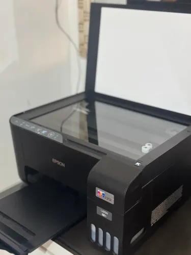 Epson EcoTank L3250 Funções: Imprime; Cópia/Digitaliza/Escanea;  Wi-Fi . Vem com caixa.