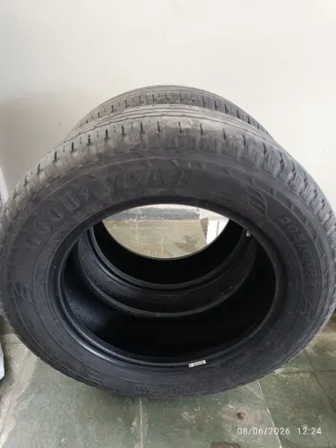 02 Pneus Goodyear 205/65 R16