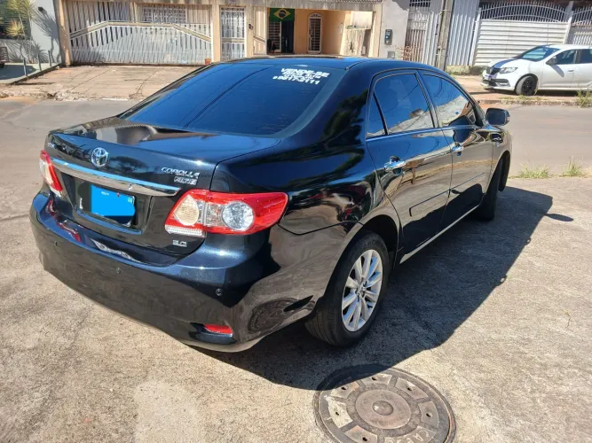 Toyota Corolla Altis 2.0 Flex 16V Aut. 2012