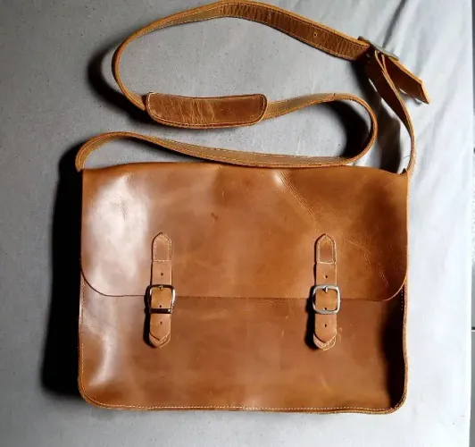 Bolsa transversal 100% couro