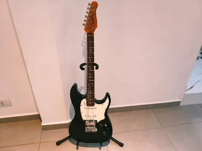 Guitarra Godin Stratocaster Session Made Usa