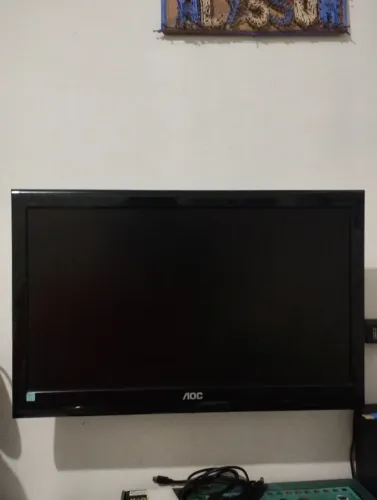 monitor AOC de 50/60hz 19 polegada
