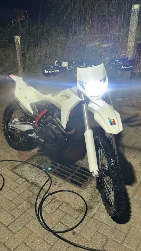 Mxf 270f 2024 com apenas 950km