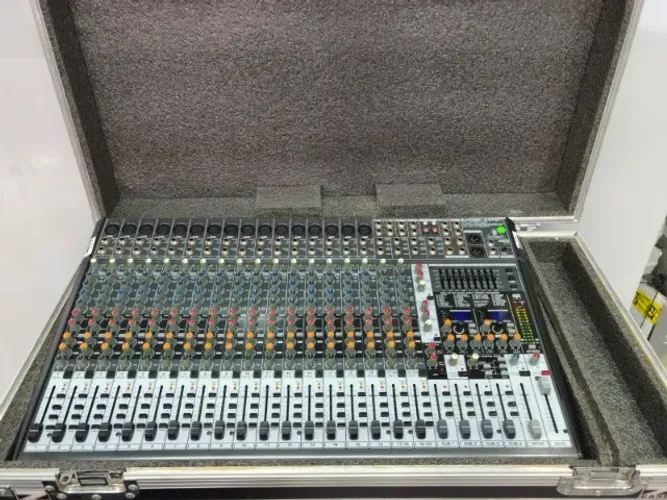 Mesa Behringer SX2442 FX com case 