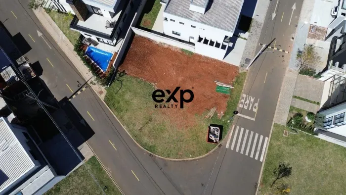 Terreno de Esquina no Parque Doman