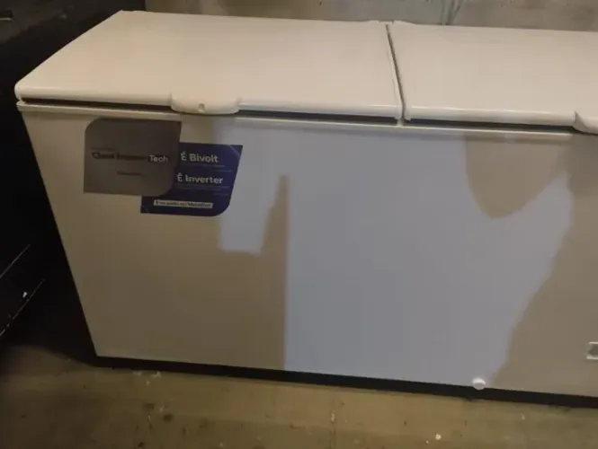vende-se freezer 546 litros metalfrio para bebidas e congelados