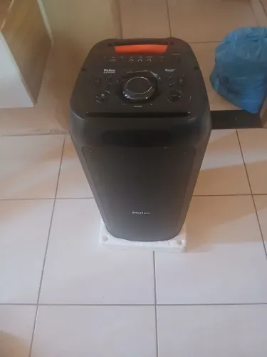 Vendo esta caixa semi nova