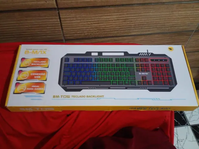 Teclado Gamer B-MAX BM-T05 Backlight USB LED