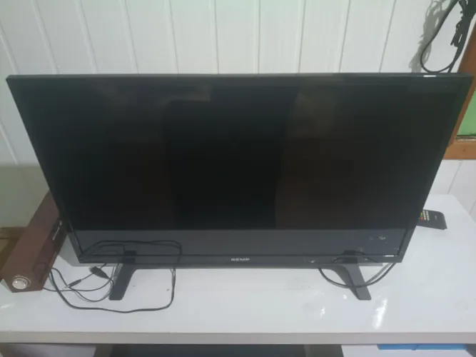 Vende-se tv de 32 polegadas não é smart e ventilador arno