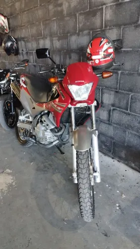Honda falcon cereja