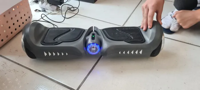 Hoverboard 6'5 Atrio super conservado (brinquedo de criança)