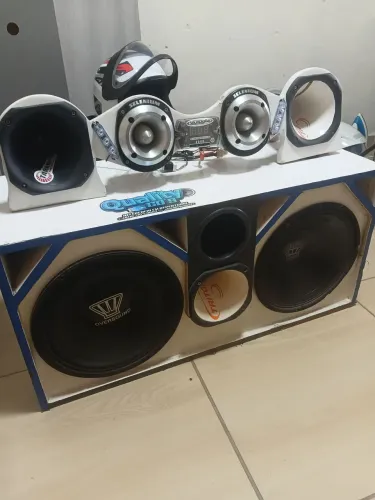 Caixa de som muito boa