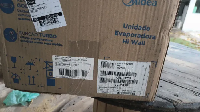 Evaporadora split 22000btus nova na caixa on/of.