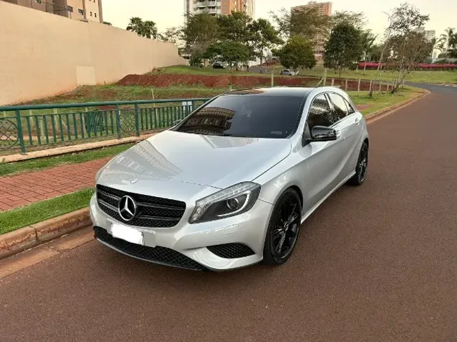 Mercedes-Benz Classe A 200 1.6 TB 16V Urban 156cv Aut. 2014
