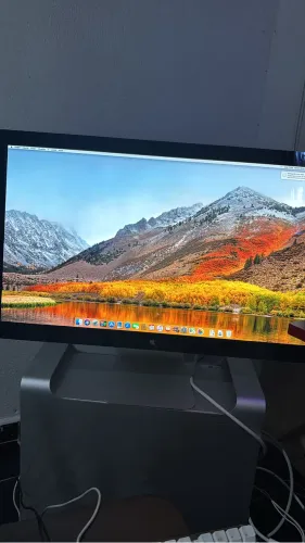 Apple Cinema Display 27 polegadas 2K de resolução