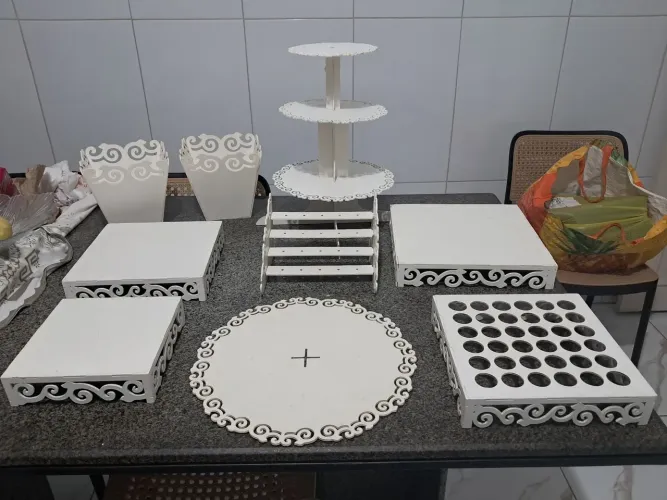 Vendo Kit de festa - 9 peças por R$80,00