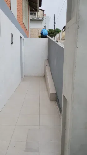 Alugo Kitnet a 800m da UFSC - Pantanal - Para uma PESSOA FEMININO