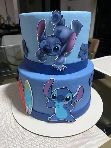 Bolo Confeitado. Tema STITCH.