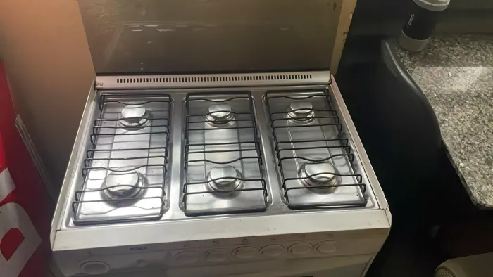 VENDO FOGÃO 6 BOCAS 