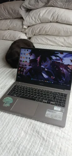Galaxy book x30 i5 10th 16gb RAM 500GB SSD