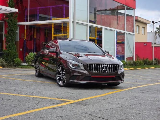 Mercedes-Benz CLA-200 Vision 1.6 TB 16V Flex Aut. 2015