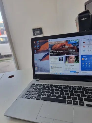 Notebook Samsung i3 8Gb de memória ja com SSD240GB +1Hd 500Gb tela 14.1 rápido wi 2.4 e 5G