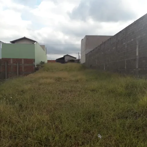 Terreno para venda com 254 m2- a 50 m do Posto de saude Jd Iolanda - Botucatu - SP