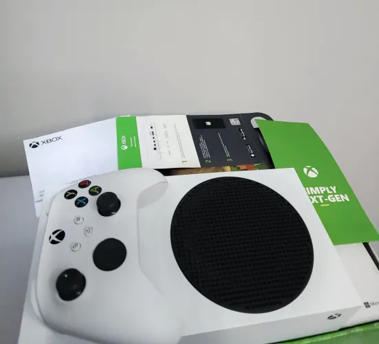Xbox Series S Completo na Caixa c/ Nota Fiscal + Controle Original | Impecável - Entrego