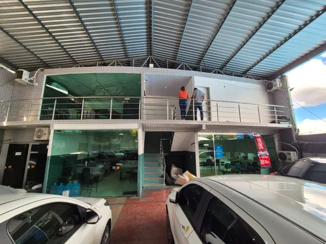 LOJA GALPÃO NO ADRIANOPOLIS - AO LADO DO NACIONAL CLUBE