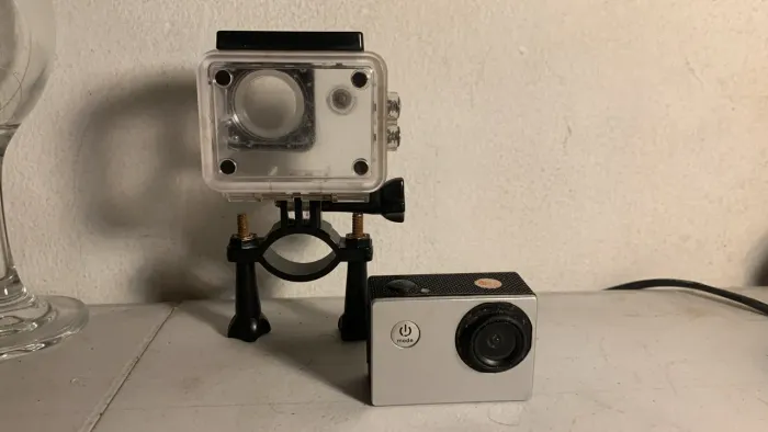 Câmera Go pro + suporte