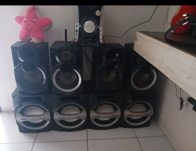 Son com 8 caixas