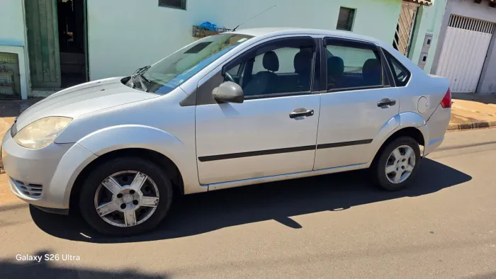 Ford Fiesta Sed. 1.6 8V Flex 4P 2006