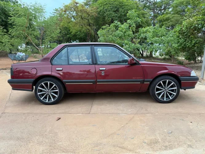 Chevrolet Monza GLS/ Hi-tech 2.0 EFI 2P E 4P 1996