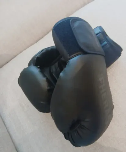 Luva de Boxe Fheras Preta Fosca - Boxe, Muay Thai, Kickboxing