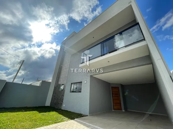 SOBRADO com 3 dormitórios à venda com 147m² por R$ 799.000,00 no bairro Atuba - PINHAIS /