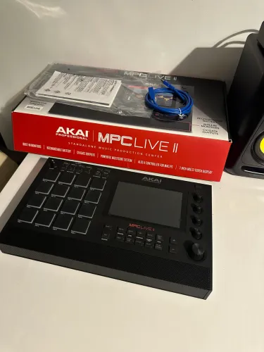 AKAI MPC LIVE 2 