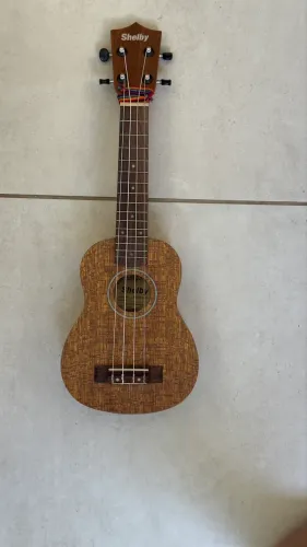 Ukulele Shelby