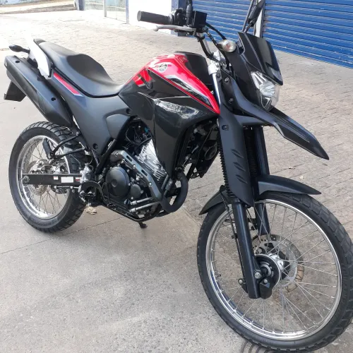 Motocicleta de passeio não utilizada para trabalho (não fez transporte de cargas nem uber