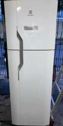 Geladeira Eletrolux DFN-41 371Lt