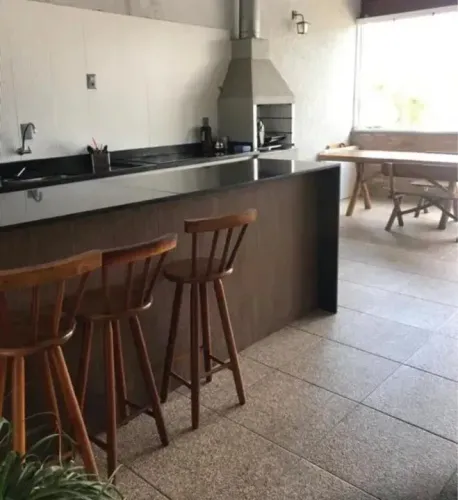 Vendo lindo sobrado na regiao Central Taubate
