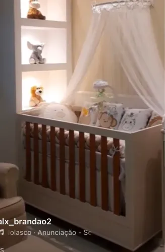 Berço que vira cama com o colchão