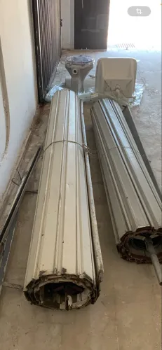 VENDO 4 PORTAS DE AÇO PARA LOJA COMPLETA.