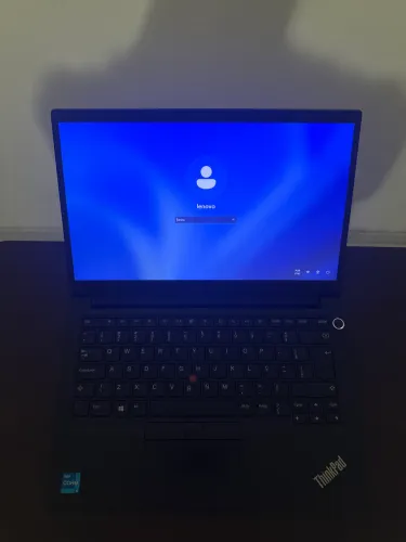 Lenovo ThinkPad E14 Gen 2 (Intel Core i5 de 11ª Geração). SSD 250GB, 16GB RAM