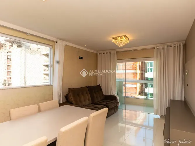 Apartamento mobiliado à venda no Perequê, Porto Belo