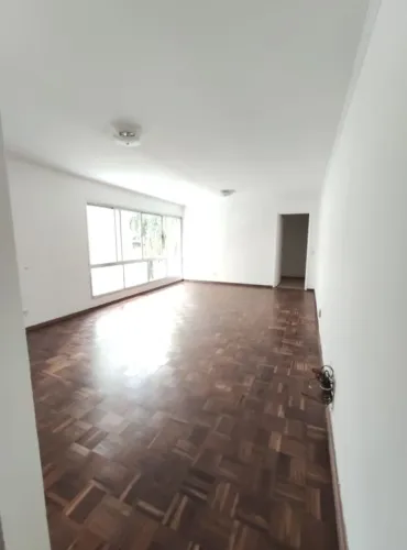 Apartamento com 4 Quartos, 140 m², com 2 vagas de garagem.