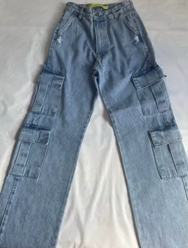 Calça cargo jeans NOVA